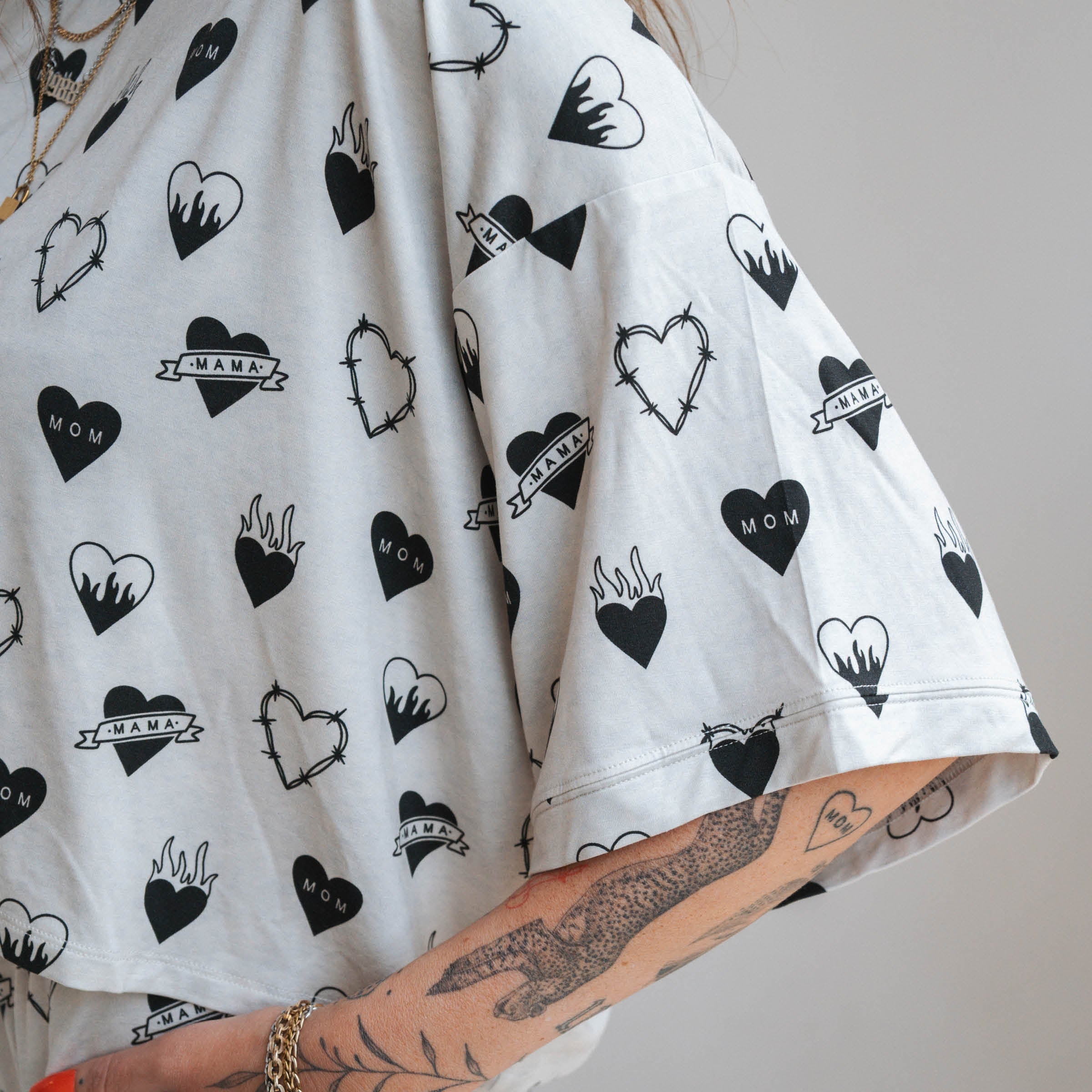 Tattoo Heart Heather Grey | Women's Cropped Boxy Top