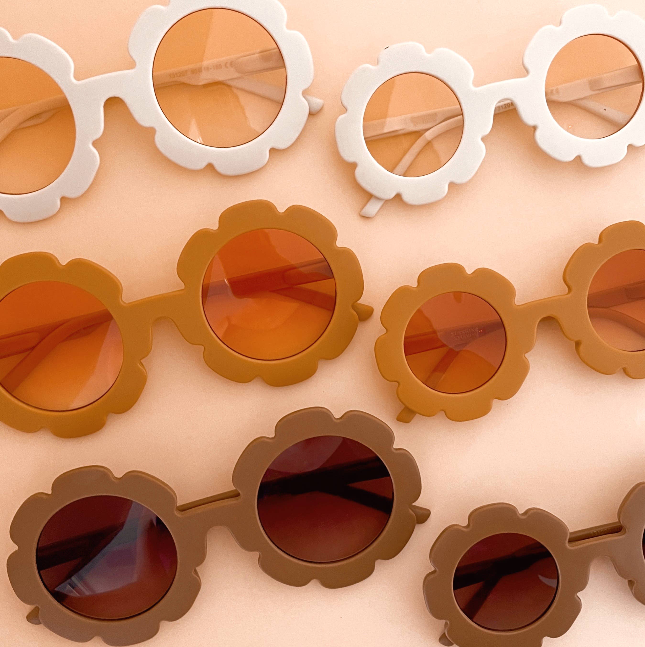 Sunshine Studios - Kids Flower Sunglasses | Ivory