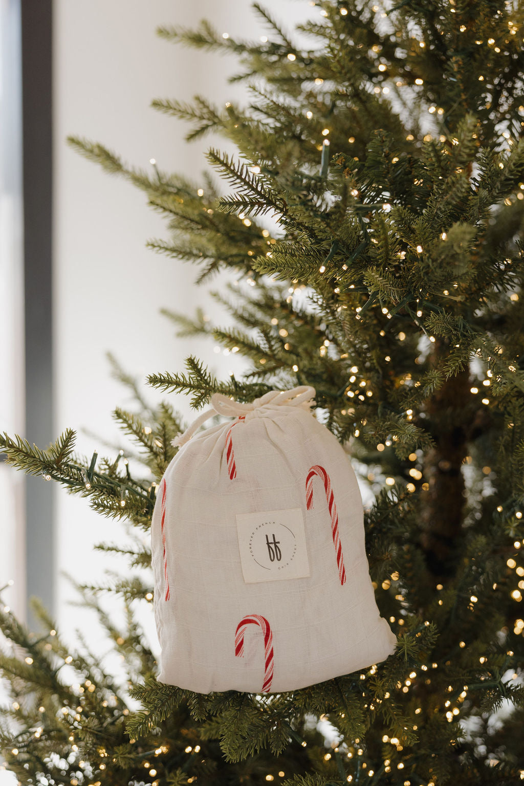 Muslin Crib Sheet | Candy Cane