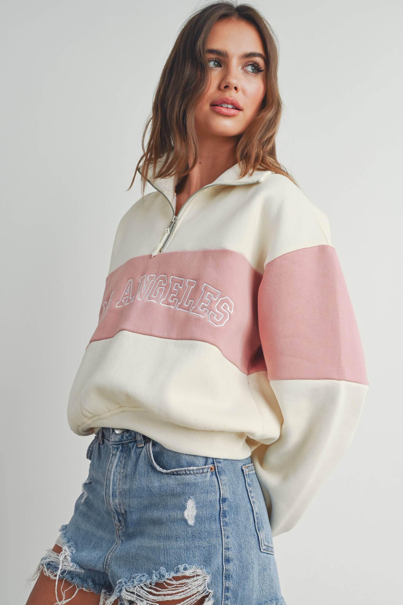 BUTTERMELON - COLOR BLOCKED LOS ANGELES EMBROIDERED SWEATSHIRTS - BMT7261: IVORY / OLIVE / S