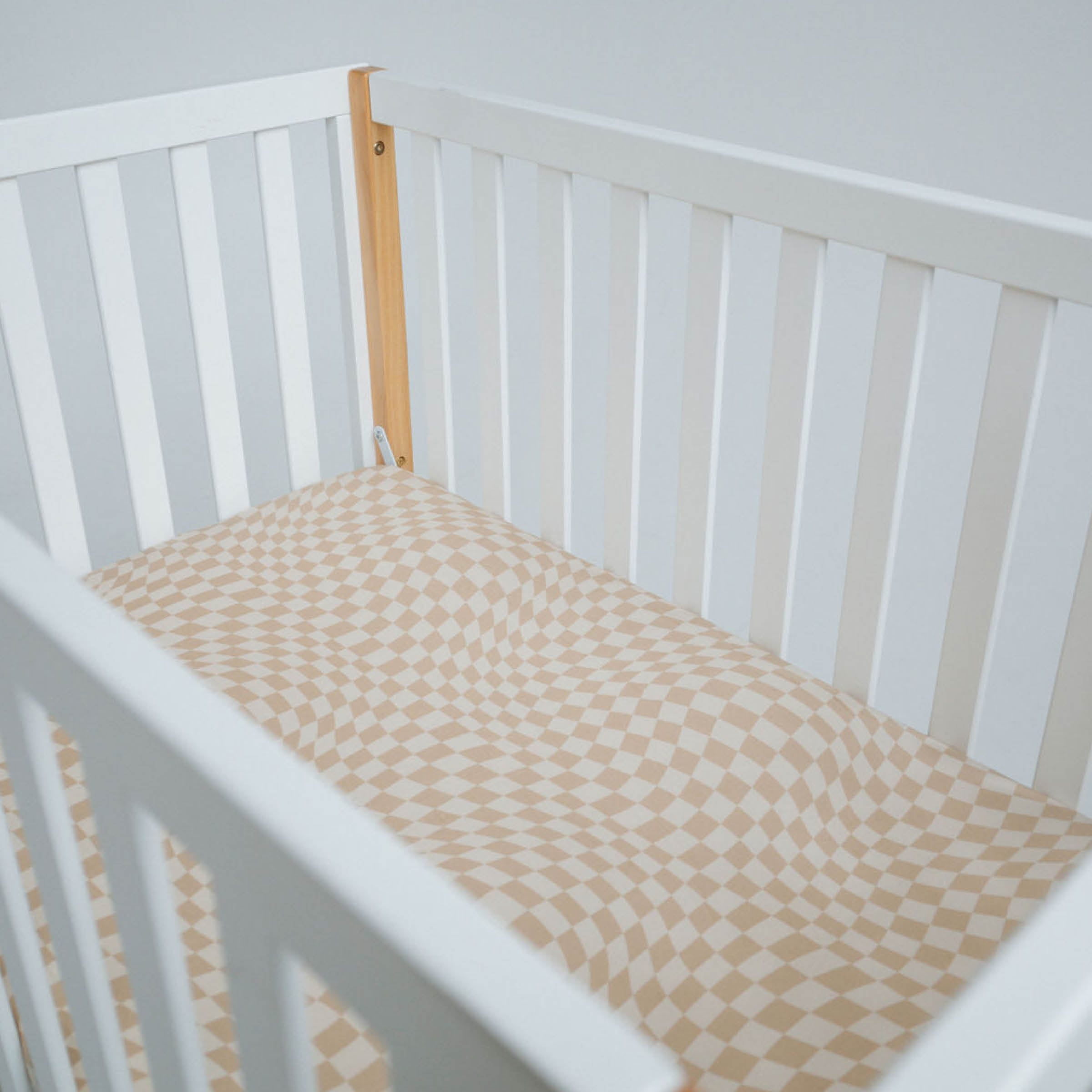 Wavy Checker | Bamboo Crib Sheet