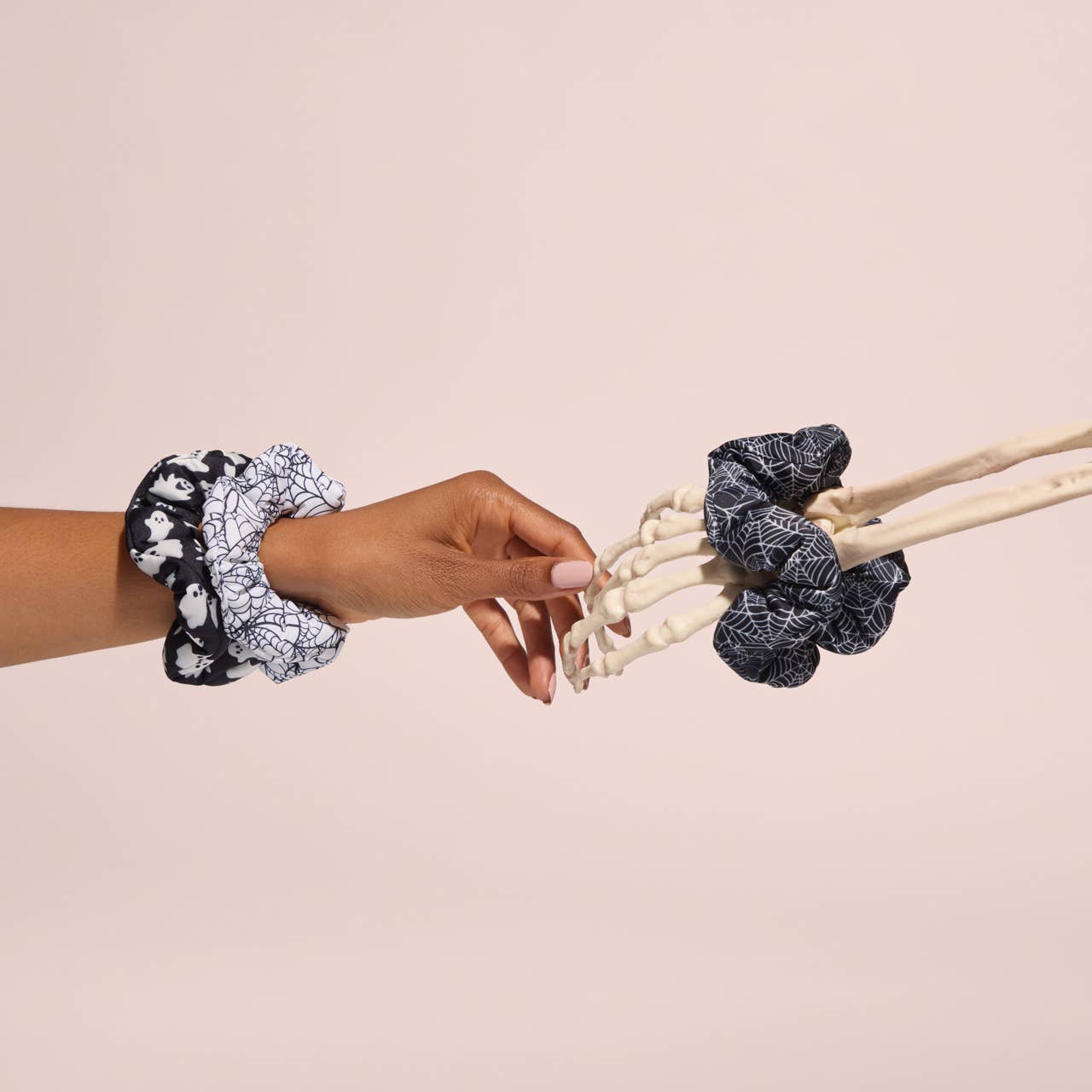 KITSCH - Cloud Scrunchies 3pc Set - Spiderweb
