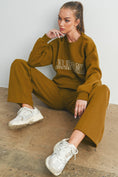 Load image into Gallery viewer, BUTTERMELON - FRENCH TERRY FLEECE WITH EMBROIDERED SWEATSHIRT - BMT7260: IVORY / M
