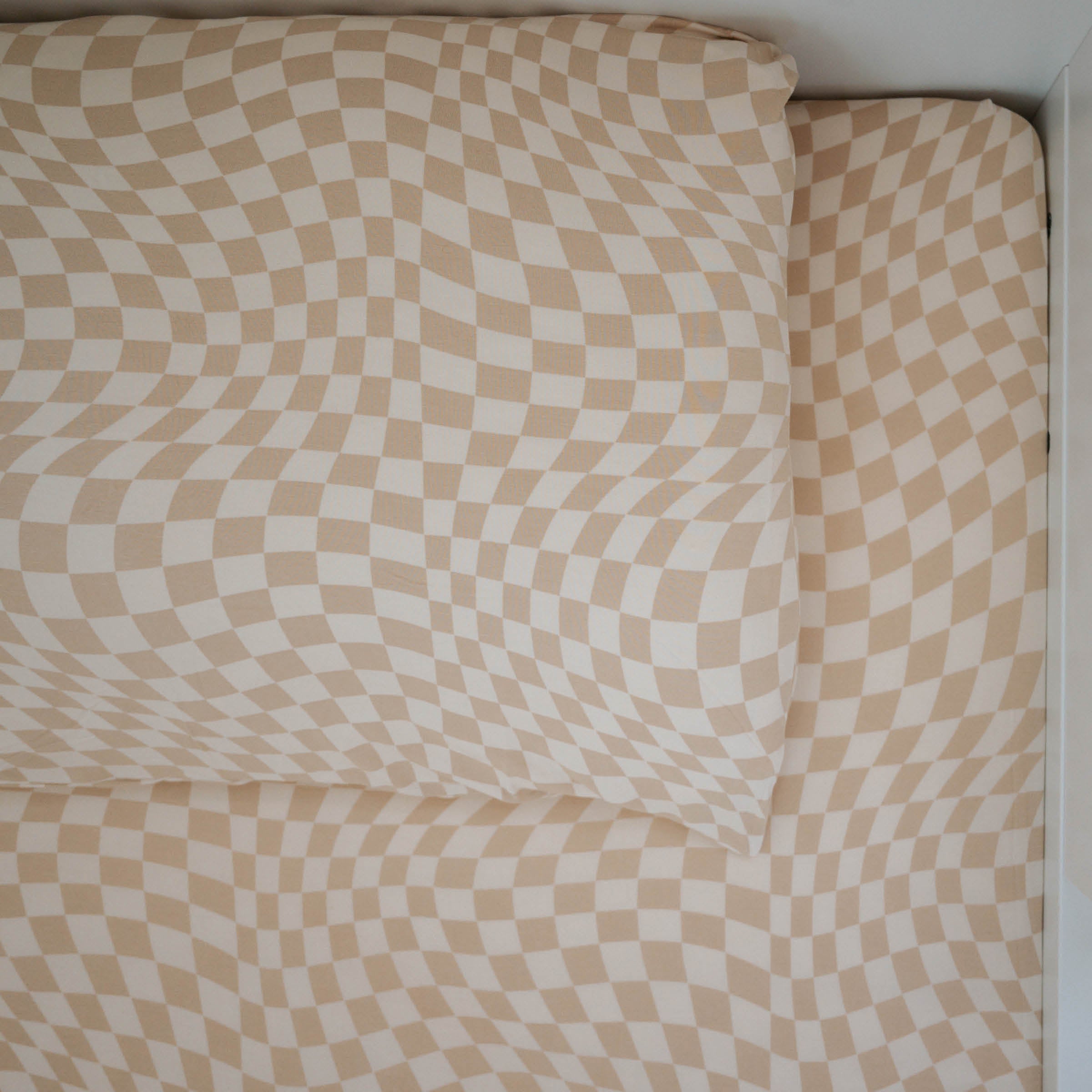 Wavy Checker | Twin Fitted Sheet & Standard Pillowcase Set