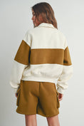 Load image into Gallery viewer, BUTTERMELON - COLOR BLOCKED LOS ANGELES EMBROIDERED SWEATSHIRTS - BMT7261: IVORY / OLIVE / S
