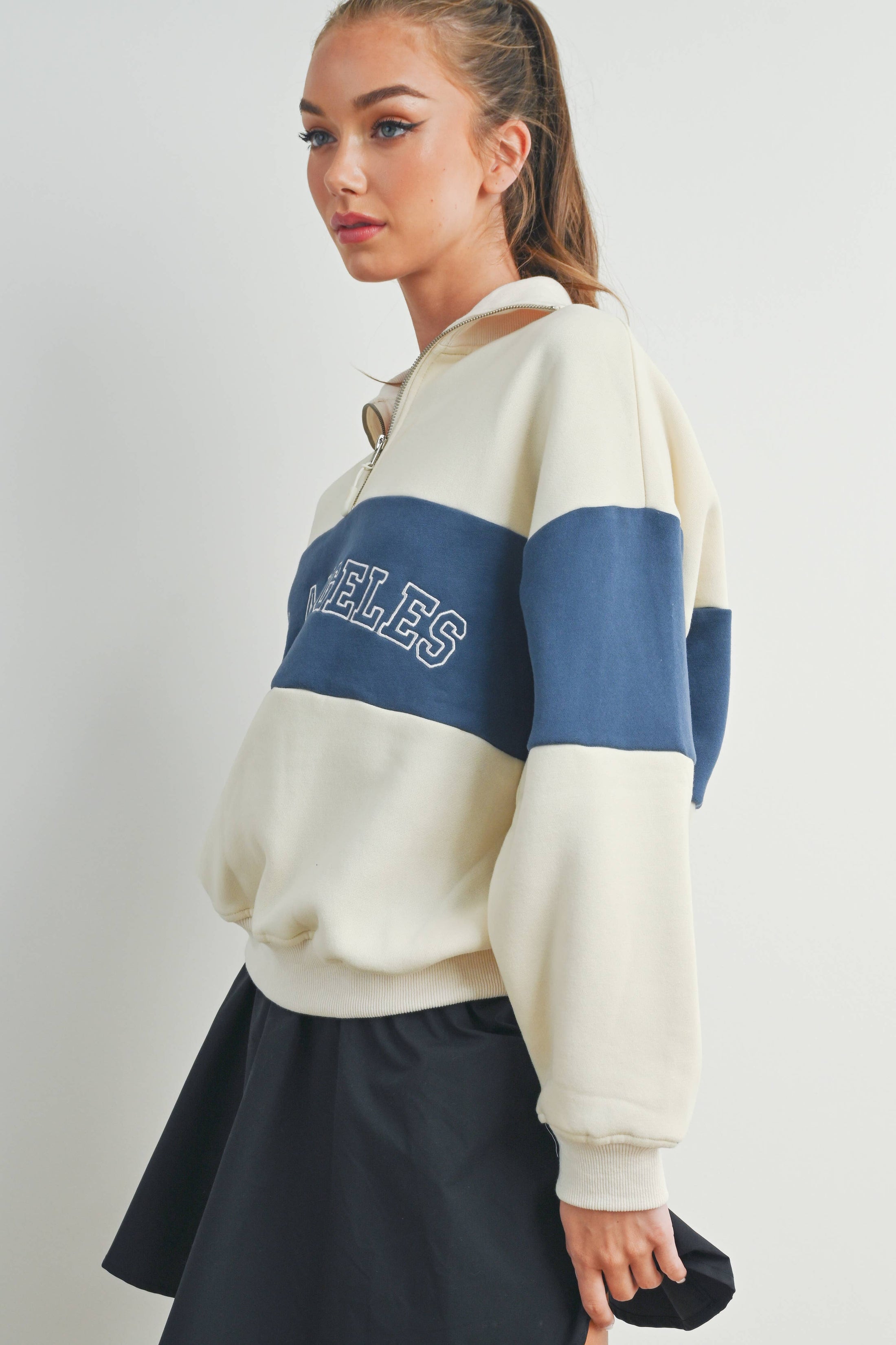 BUTTERMELON - COLOR BLOCKED LOS ANGELES EMBROIDERED SWEATSHIRTS - BMT7261: IVORY / OLIVE / S