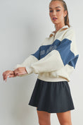 Load image into Gallery viewer, BUTTERMELON - COLOR BLOCKED LOS ANGELES EMBROIDERED SWEATSHIRTS - BMT7261: IVORY / OLIVE / S
