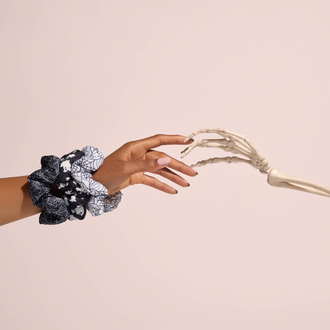 KITSCH - Cloud Scrunchies 3pc Set - Spiderweb