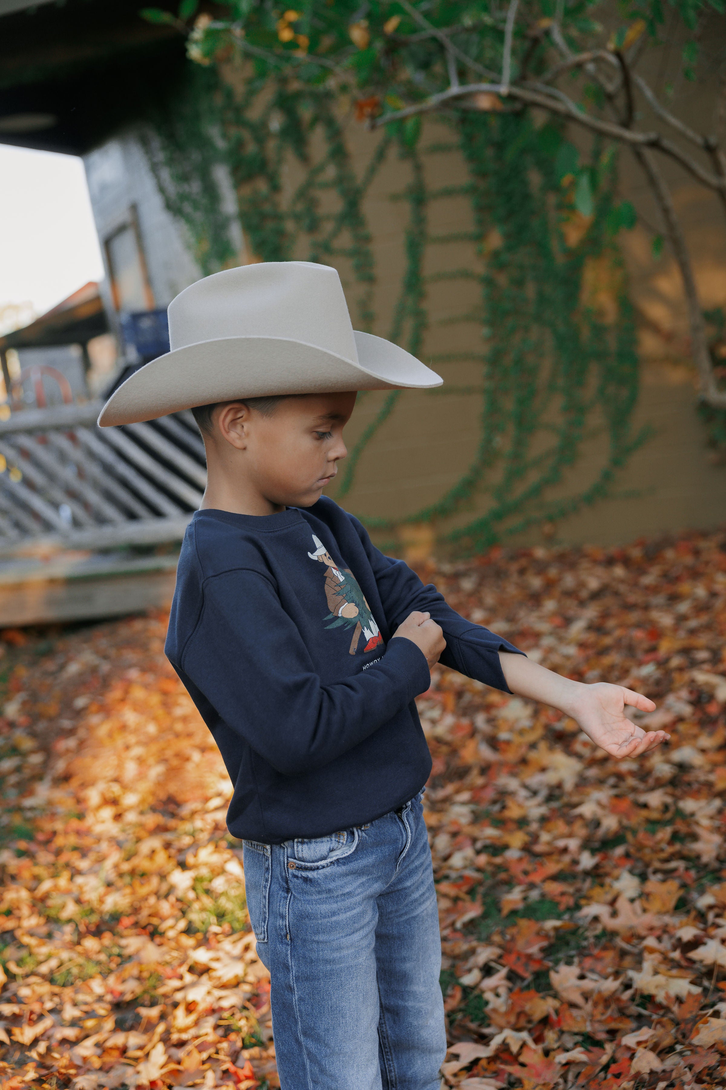 Howdy Bear | Youth Pullover